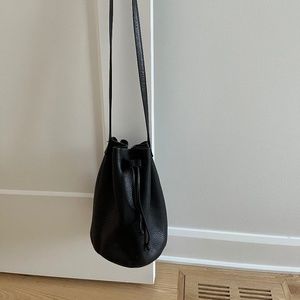 BAGGU leather bucket bag